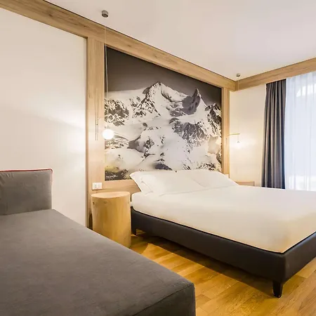 Nh Collection Mirtillo Rosso Hotel 4*