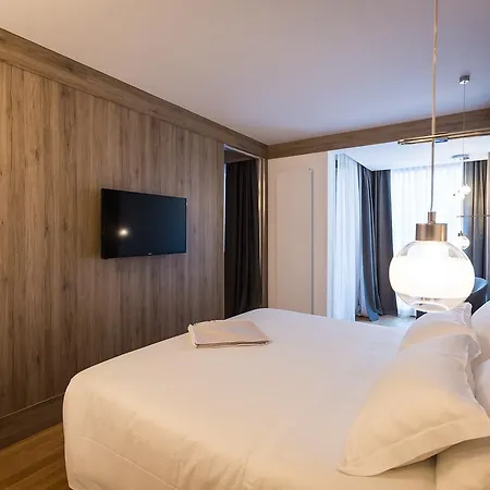 Hotel Nh Collection Mirtillo Rosso 4*
