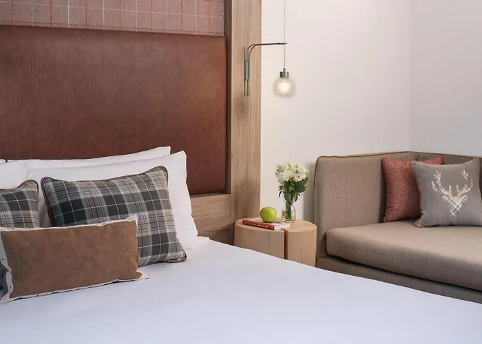 Hotel Nh Collection Mirtillo Rosso 4*