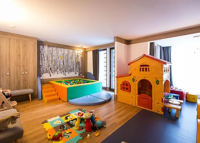 Hotel Mirtillo Rosso Family 4*